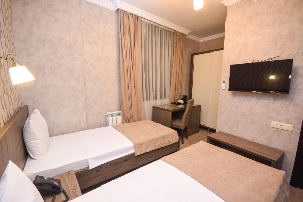 هتل اولد گاردن باتومی